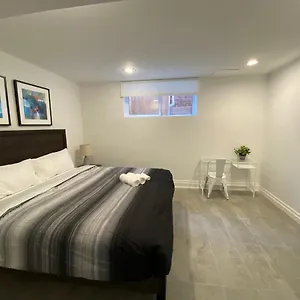 Yorkmills And Bayview !a Spacious And Modern Private Bdr With Shared Bathroom Homestay Toronto