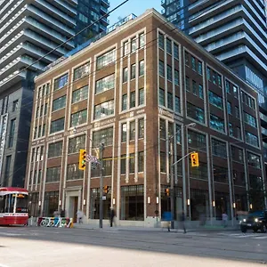 https://the-qube-hotel-toronto.niagara-fallshotels.com