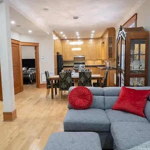 Chic 2br Near Little Italy - 5mins To Metro Apartment Montreal